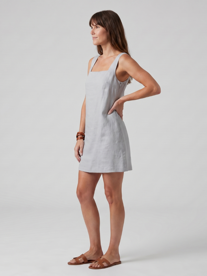 Azure | Mini-Kleid mit quadratischem Ausschnitt und klarer Silhouette