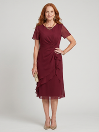 Eira | Midi-Kleid mit kurzen Ärmeln und geschichtetem Saum