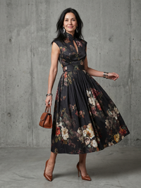 Greta | Hochgeschlossenes Schlüssel-Loch Blumengeplissertes Midi-Kleid