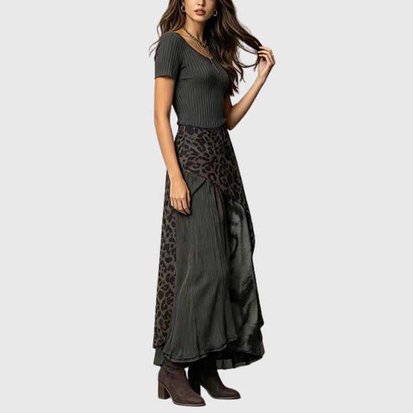 Kyla | Damen Midikleid aus geripptem Strick mit kurzen Ärmeln