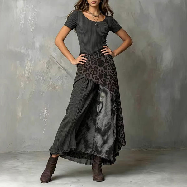 Kyla | Damen Midikleid aus geripptem Strick mit kurzen Ärmeln