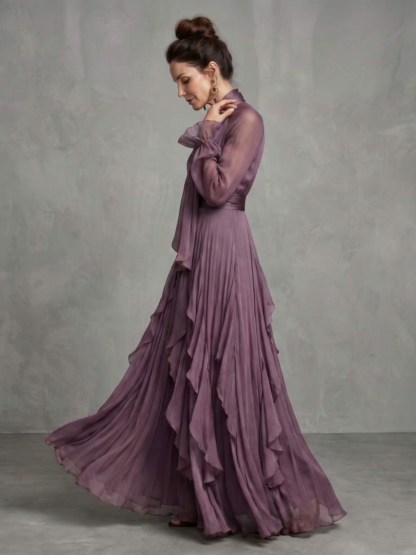 Demetria | Maxikleid mit Rüschendetails und gebundenem Kragen
