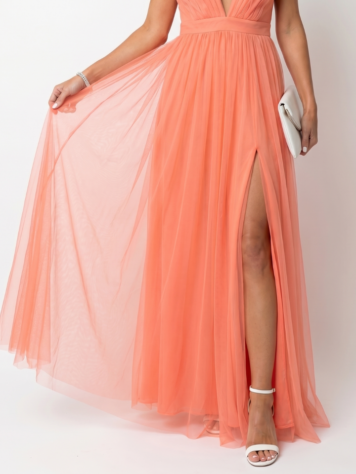 Tia | Maxi-Kleid mit tiefem V-Ausschnitt und Falten