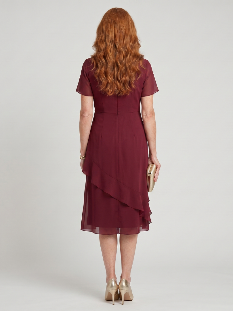 Eira | Midi-Kleid mit kurzen Ärmeln und geschichtetem Saum