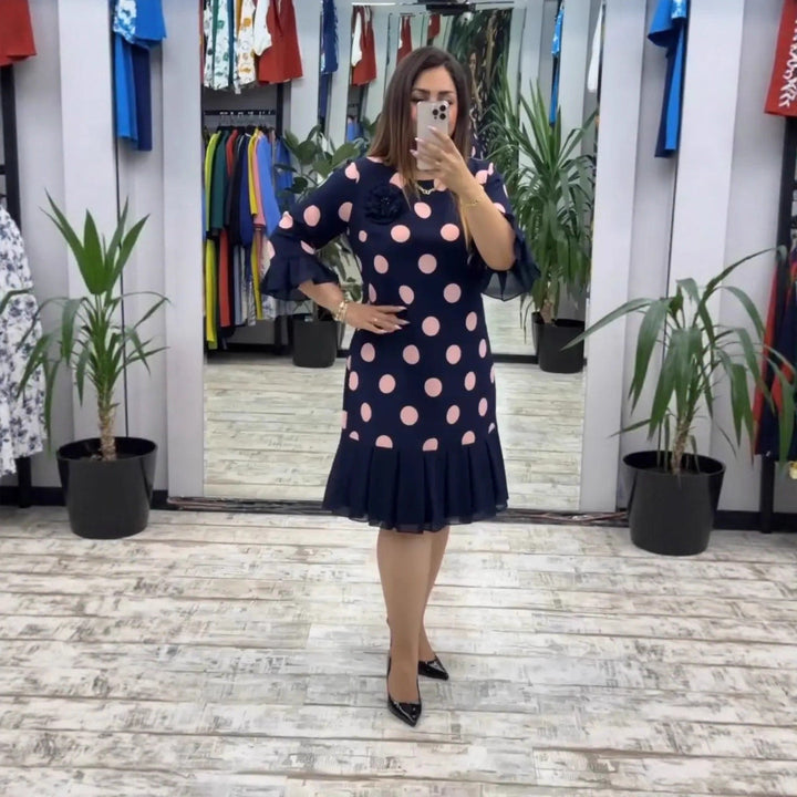 Odette | Weiches Polka Dot Kleid mit ausgestelltem Rüschensaum Navy Pink