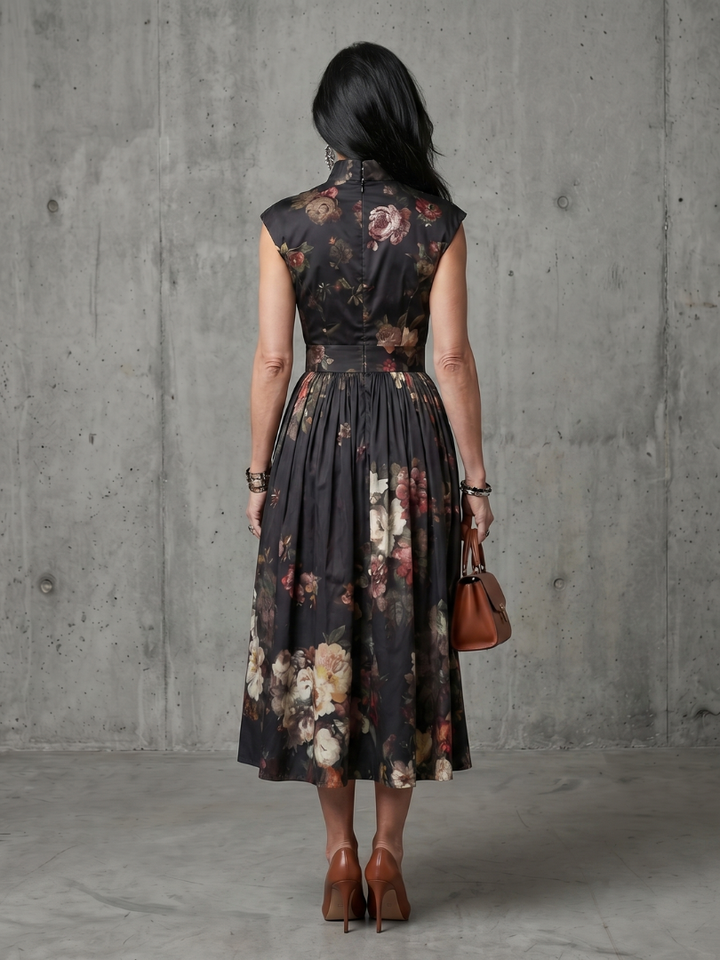 Greta | Hochgeschlossenes Schlüssel-Loch Blumengeplissertes Midi-Kleid