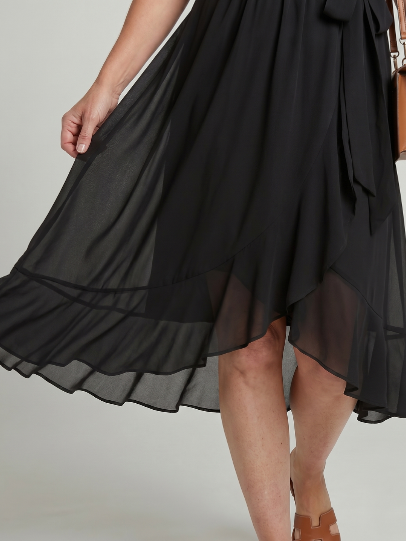 Keziah | Midi-Kleid mit kurzen Ärmeln und fliessendem Saum