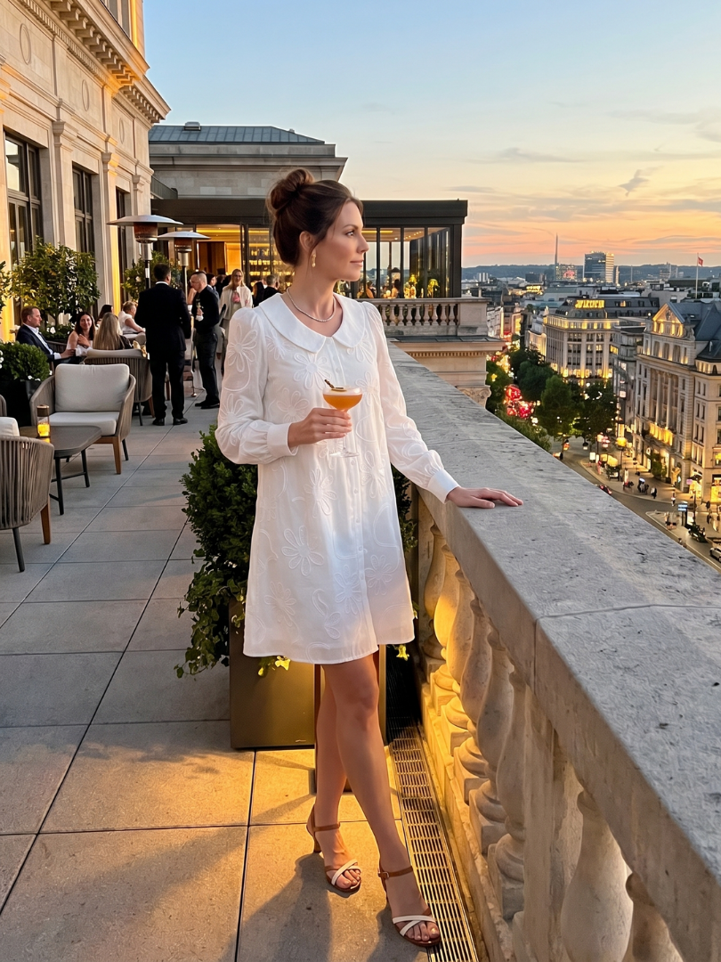 Opal | Kleid mit Knopfleiste und Kragen in knielanger Länge