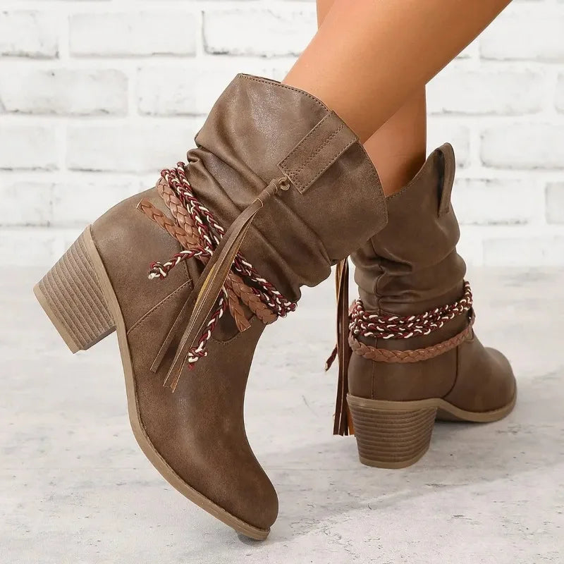 Mia | Geflochtene Western-Stiefeletten