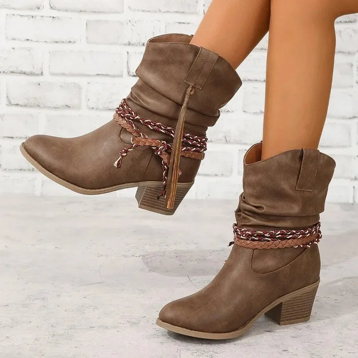 Mia | Geflochtene Western-Stiefeletten